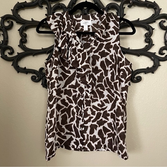 LOFT Tops - Ann Taylor Loft Top Sleeveless Giraffe Print Size Petite MP